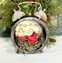 Load image into Gallery viewer, Vintage alarm clock