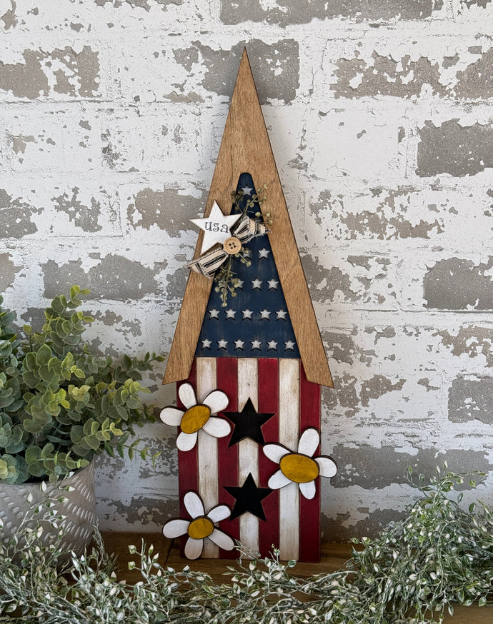 Patriotic, Americana decor birdhouse  with some cute daisies.