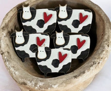 Load image into Gallery viewer, Dough bowl filler Primitive cow